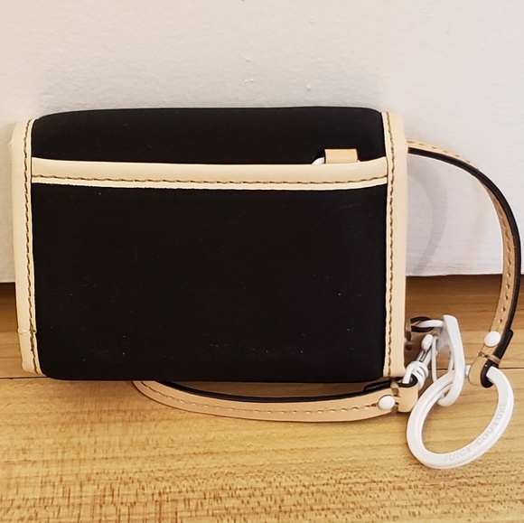 🍂 | Juicy Couture Wristlet - Picture 3 of 5